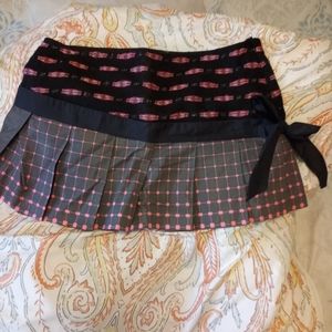 Black pink and gray mini skirt